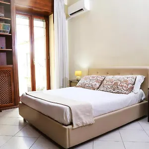 cuorenapoletano-apartment.hotels-amalfi.com/
